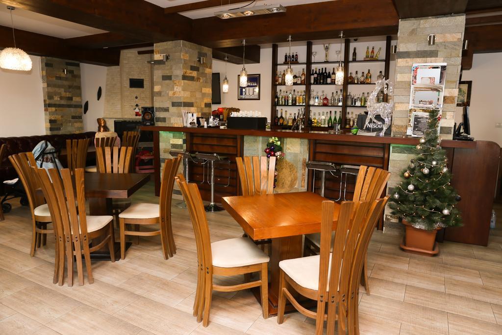 Hotel & Restaurant Ida Кирджалі Екстер'єр фото